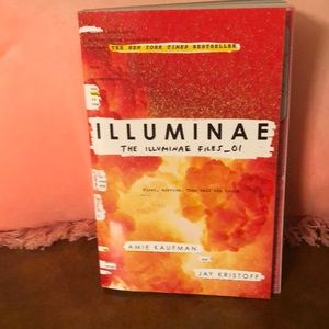 Paperback book: ILLUMINAE